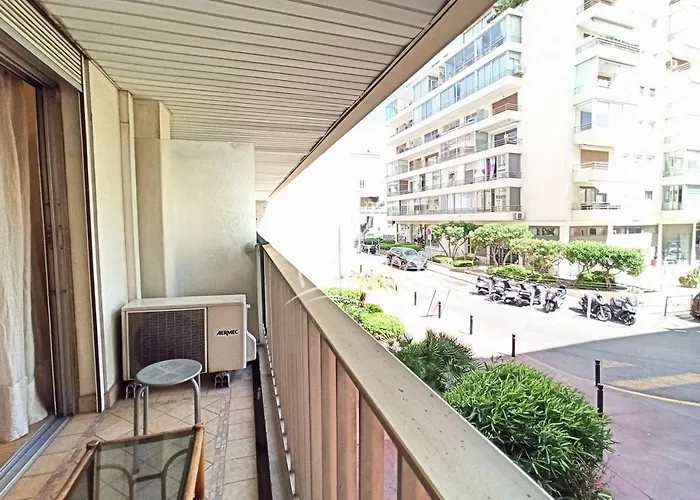 Viva Riviera Rue Victor Cousin